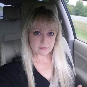 Meet your Posher, Leslie